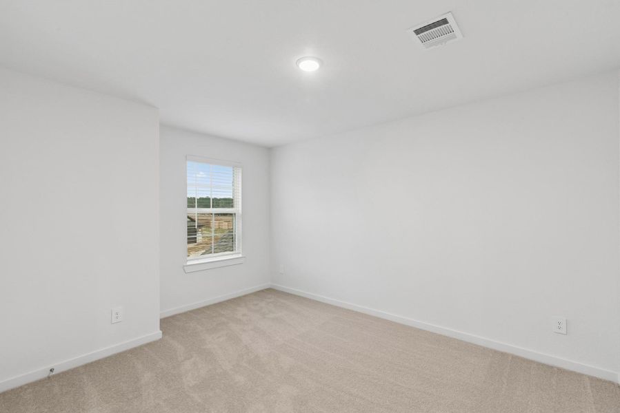 Spacious, unfurnished interior of a new home in Sorella, Tomball (Image 16).