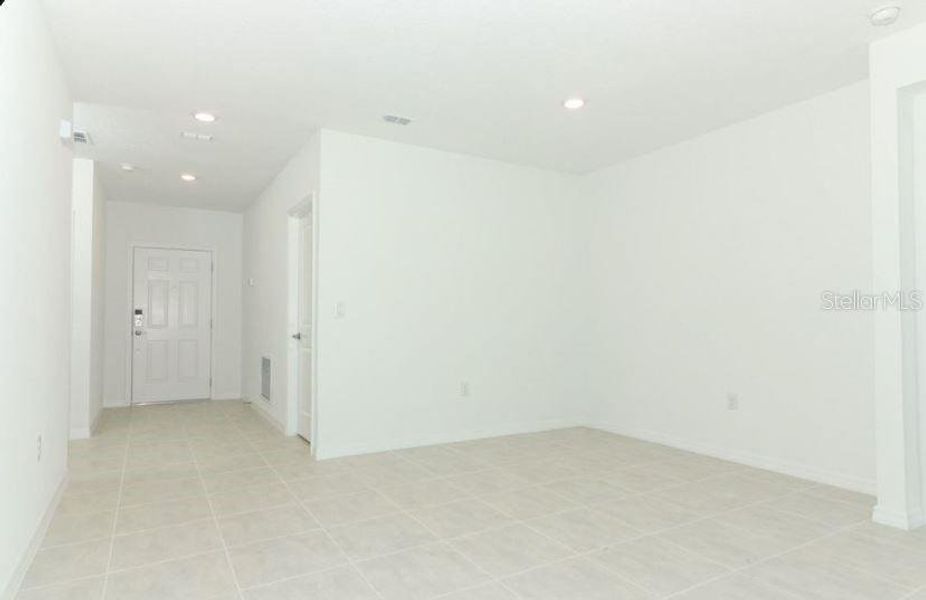 Spacious, unfurnished interior of a new home in Brookland Park, Auburndale (Image 5). Spacious, unfurnished interior of a new home in Brookland Park, Auburndale (Image 5).