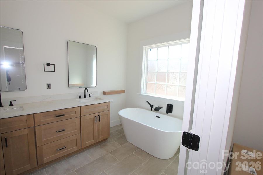 Furnished interior view inside a new home in , Lincolnton (Image 5).