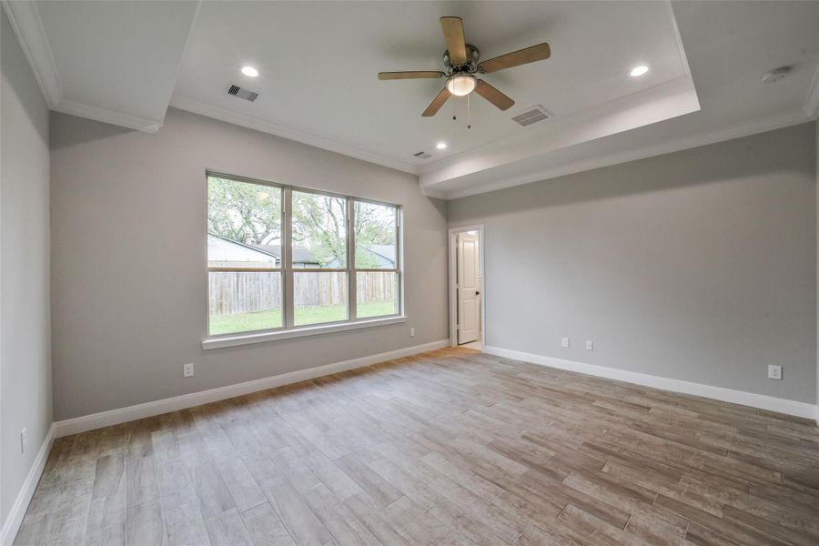 Spacious, unfurnished interior of a new home in , Richmond (Image 30).