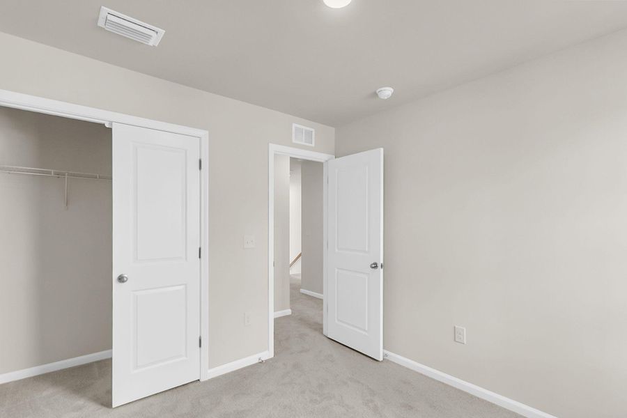 Spacious, unfurnished interior of a new home in , Summerville (Image 26).