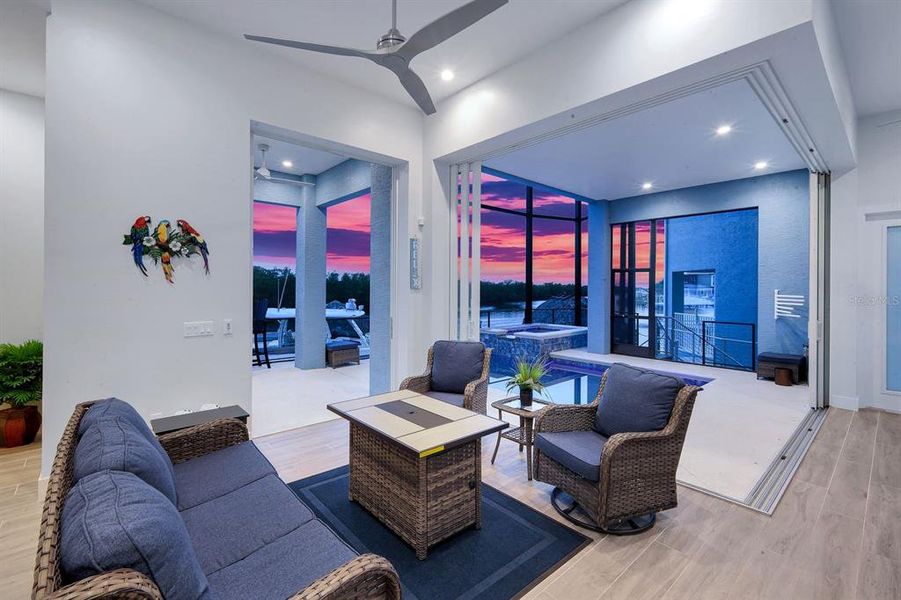 Community amenities in , Cape Coral (Image 57).