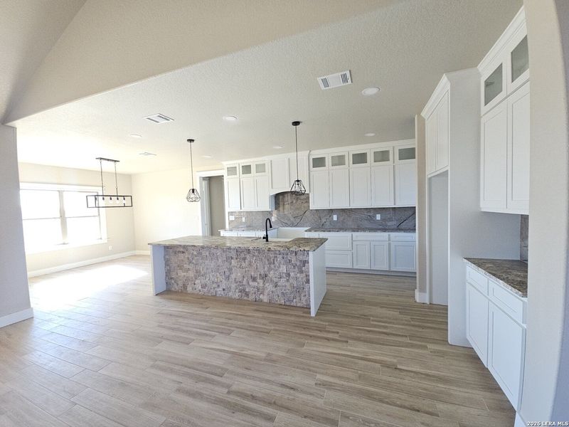 Furnished interior view inside a new home in , Bandera (Image 10).