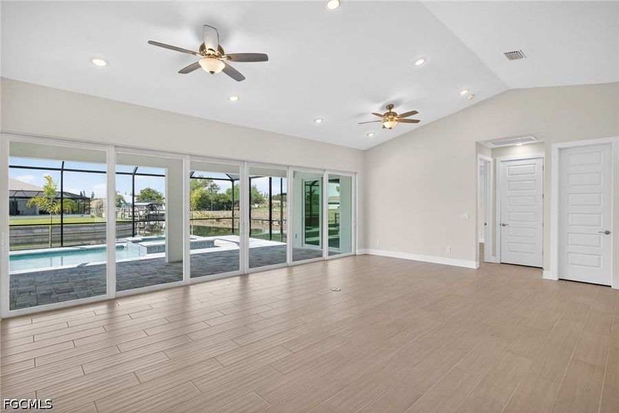 Spacious, unfurnished interior of a new home in Cape Coral, Cape Coral (Image 22).