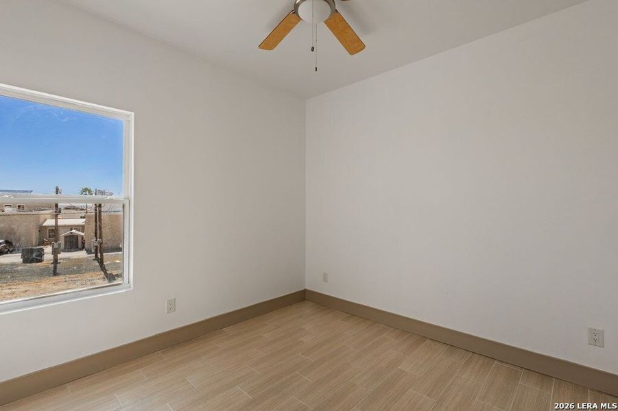 Spacious, unfurnished interior of a new home in , Eagle Pass (Image 26).