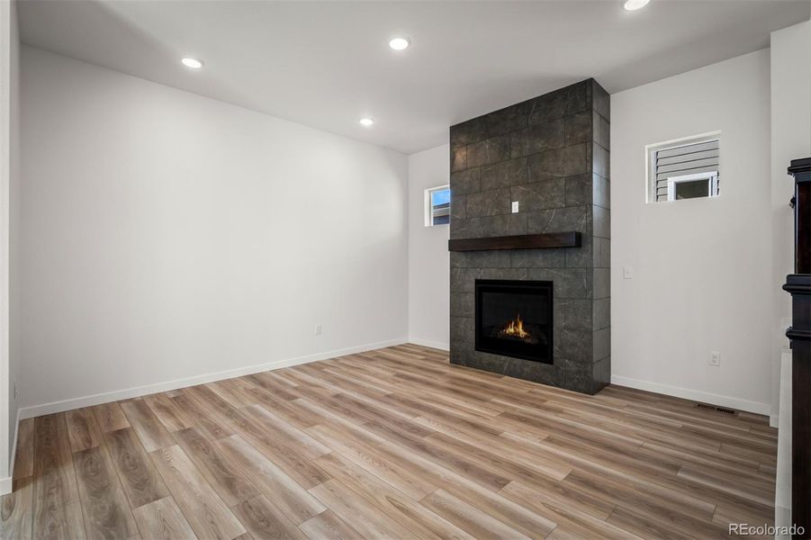 Spacious, unfurnished interior of a new home in Revel Crossing at Wolf Ranch – The Outlook Collection, Colorado Springs (Image 20).
