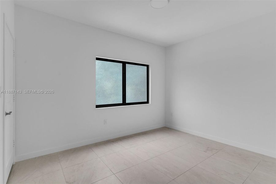 Spacious, unfurnished interior of a new home in , Miami (Image 20).