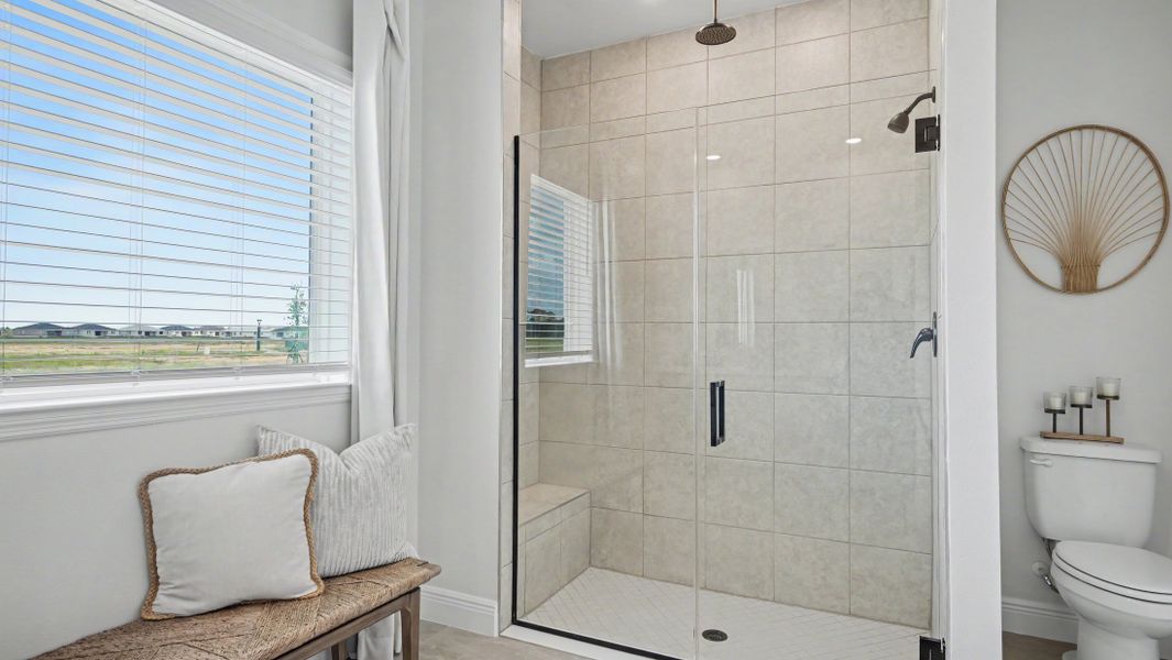 Representative furnished interior of a home built from the Drexel by Maronda Homes in Labelle, Labelle (Image 39).