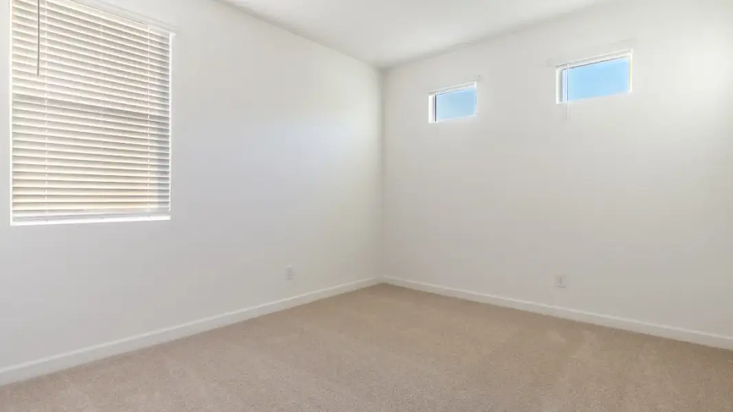 Spacious, unfurnished interior of a new home in Aloravita, Peoria (Image 40).