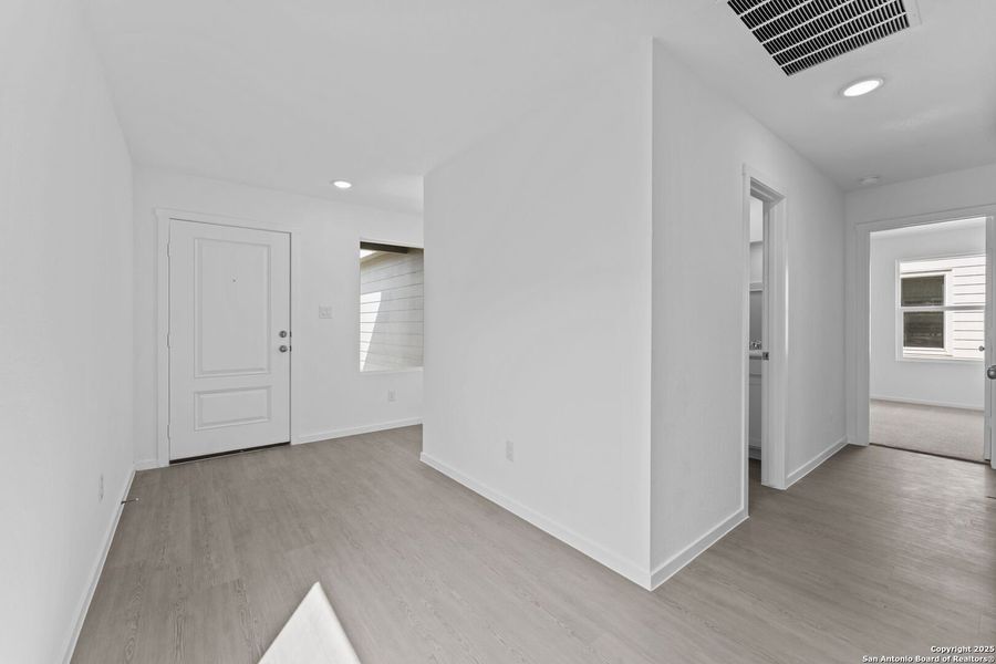 Spacious, unfurnished interior of a new home in , New Braunfels (Image 15).