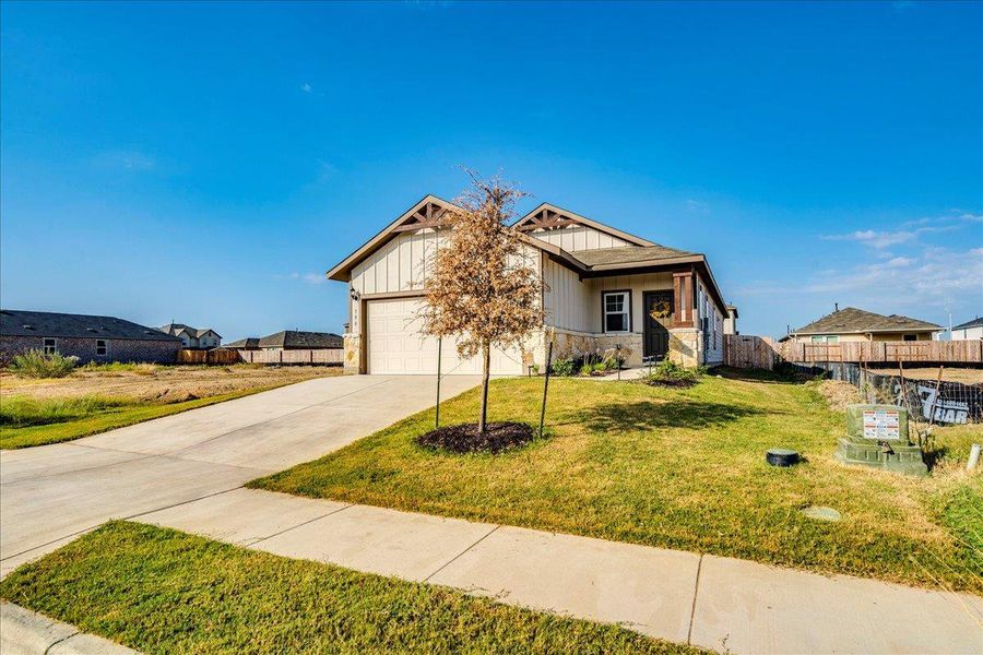 Welcome Home to 388 Begonia! Welcome Home to 388 Begonia!