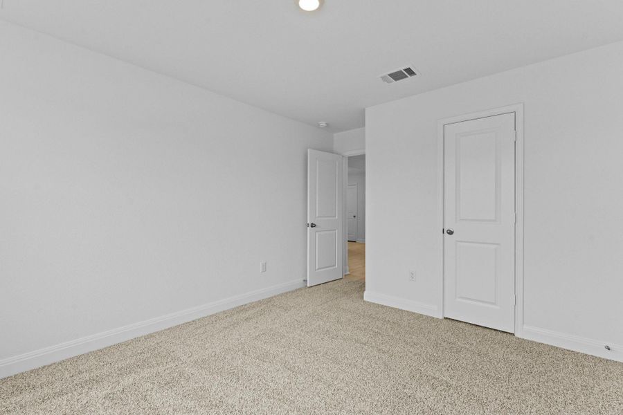 Spacious, unfurnished interior of a new home in Riverview, Georgetown (Image 33).