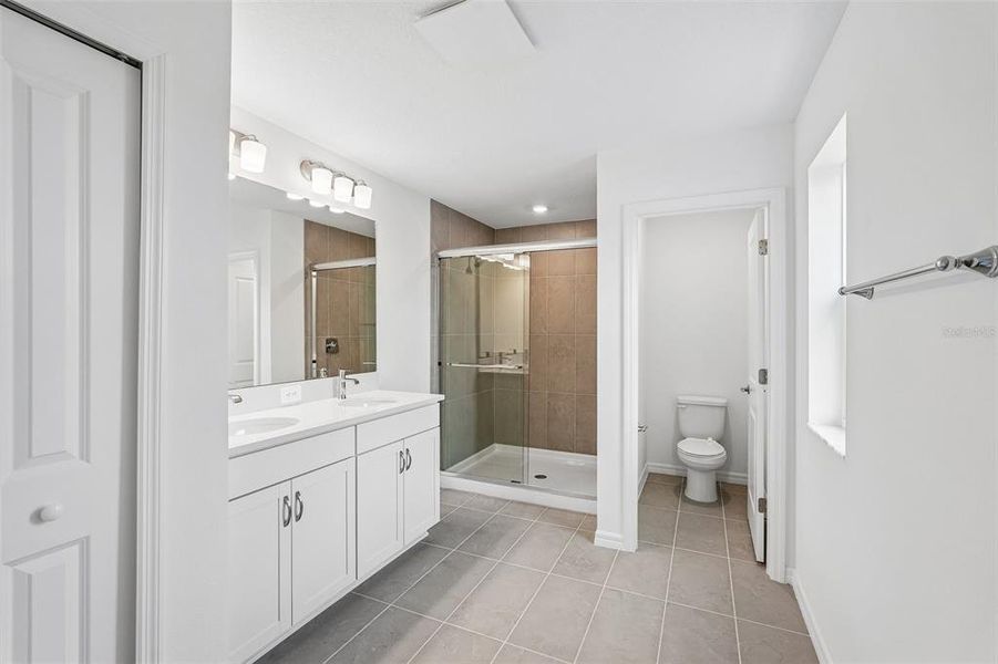 Furnished interior view inside a new home in Southpointe, Palmetto (Image 5). Furnished interior view inside a new home in Southpointe, Palmetto (Image 5).