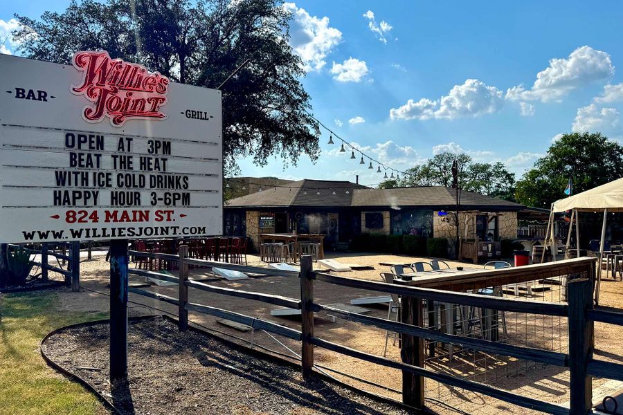 1 Mile Away from Historic Downtown Buda 1 Mile Away from Historic Downtown Buda