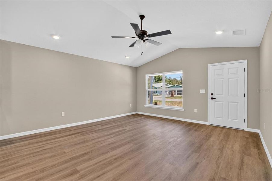 Spacious, unfurnished interior of a new home in , Fort Meade (Image 15).