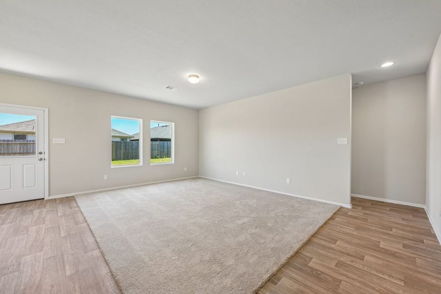 Spacious, unfurnished interior of a new home in Harrington Trails, New Caney (Image 15).