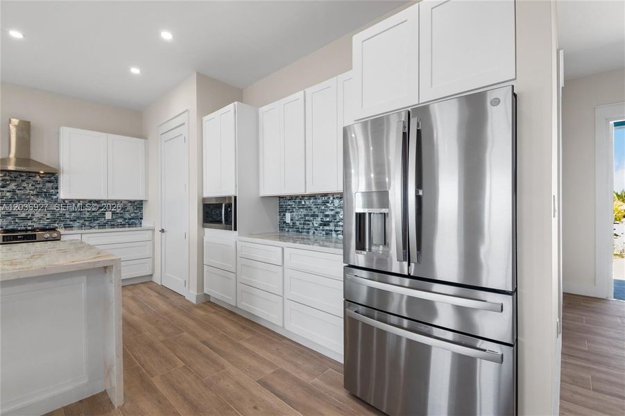 Furnished interior view inside a new home in , Big Pine Key (Image 34).
