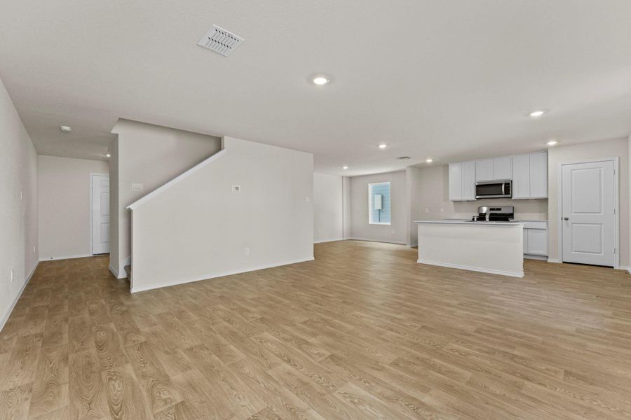 Spacious, unfurnished interior of a new home in Sunset Oaks, Maxwell (Image 28). Spacious, unfurnished interior of a new home in Sunset Oaks, Maxwell (Image 28).