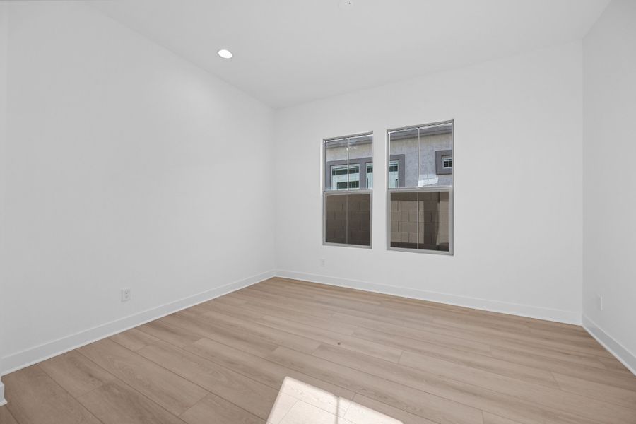 Spacious, unfurnished interior of a new home in Aloravita South, Peoria (Image 30).