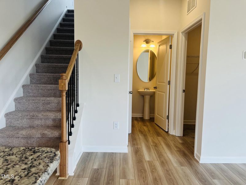 Powder/Laundry Rooms