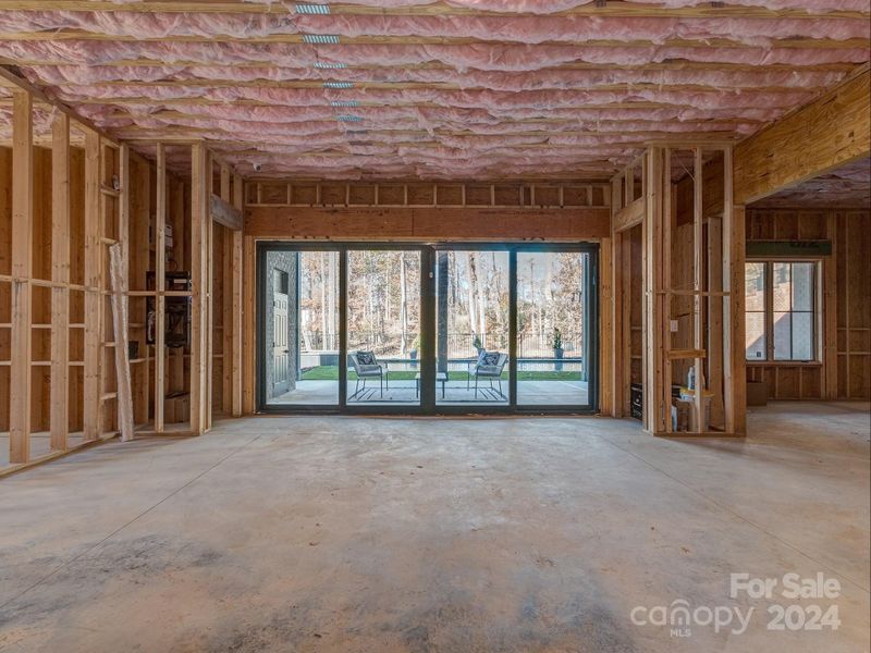 2,900 sq/ft Unfinished Basement