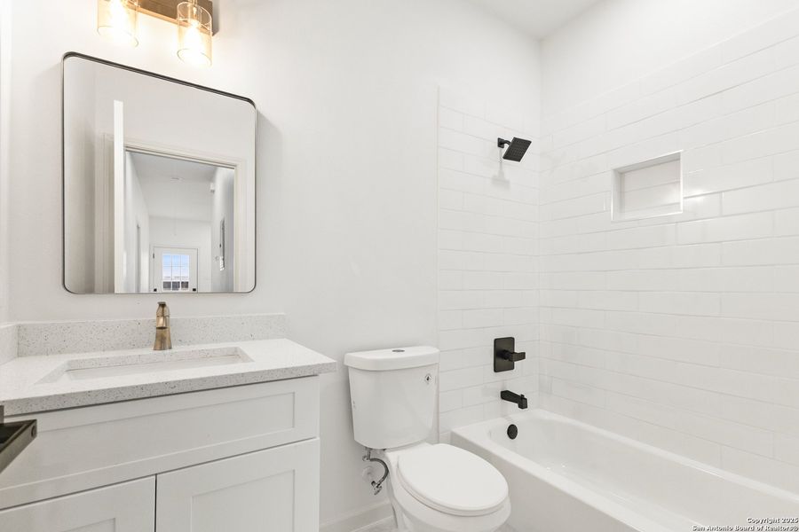 Furnished interior view inside a new home in , La Vernia (Image 7).