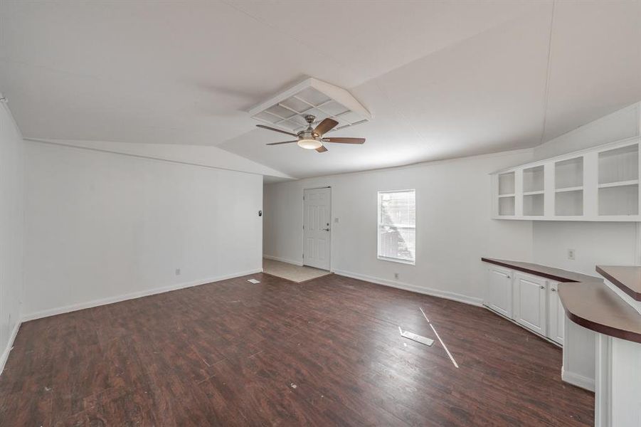 Spacious, unfurnished interior of a new home in , Millsap (Image 19).