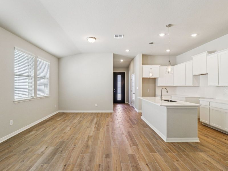 Spacious, unfurnished interior of a new home in Kallison Ranch, San Antonio (Image 15).