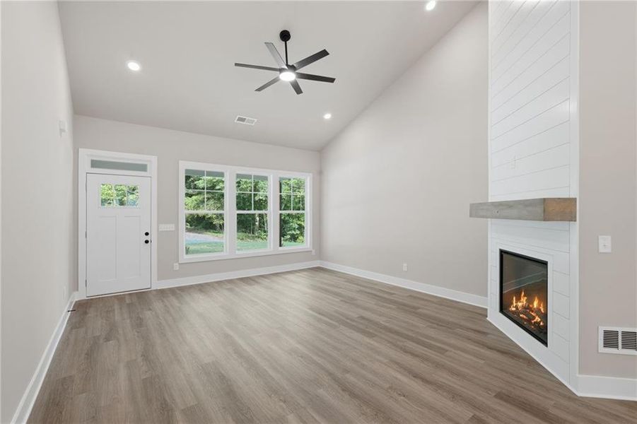 Spacious, unfurnished interior of a new home in , Gainesville (Image 28).