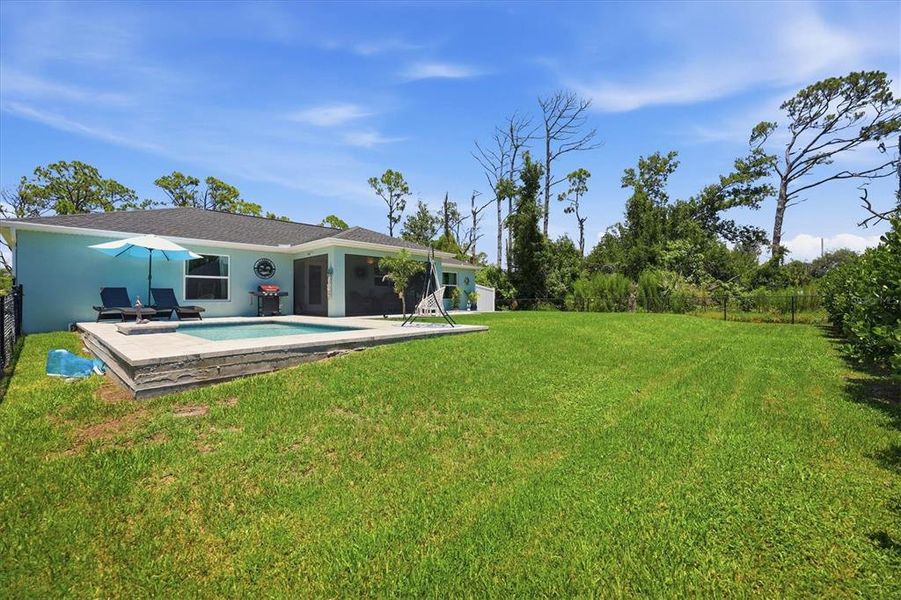 Exterior details and patio area of a home in , Port Charlotte (Image 27).