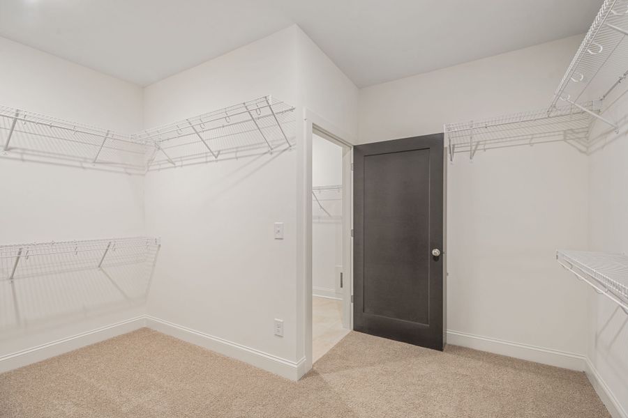 Image 63 of a home in Flint Farms.