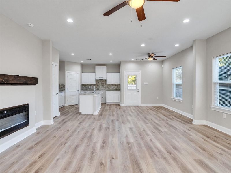 Spacious, unfurnished interior of a new home in , Houston (Image 28).