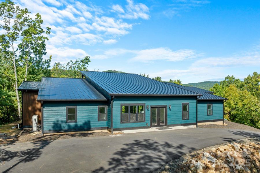 Image 28 of a home in .