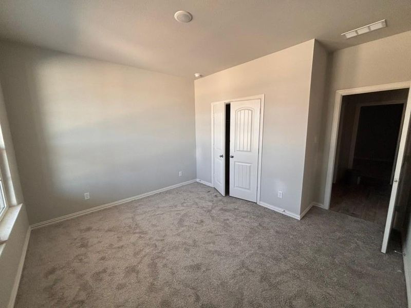 Spacious, unfurnished interior of a new home in Northstar, Haslet (Image 5).