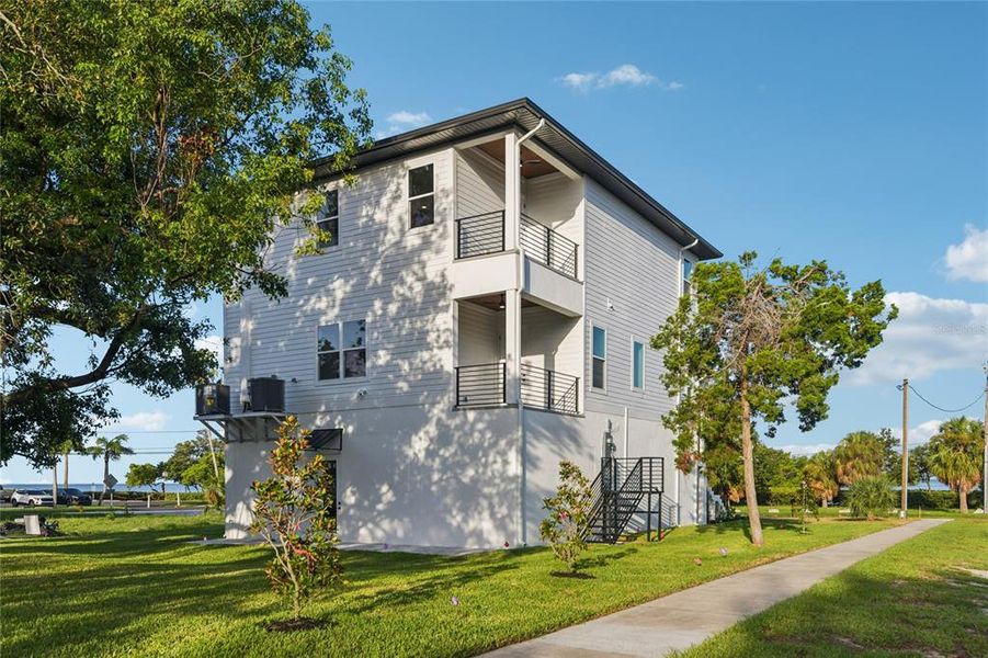 Exterior details and patio area of a home in , Tarpon Springs (Image 36). Exterior details and patio area of a home in , Tarpon Springs (Image 36).