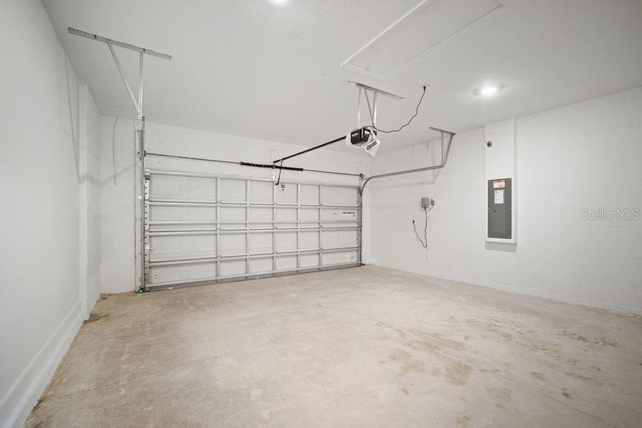 Spacious, unfurnished interior of a new home in Timber Ridge, Plant City (Image 22). Spacious, unfurnished interior of a new home in Timber Ridge, Plant City (Image 22).