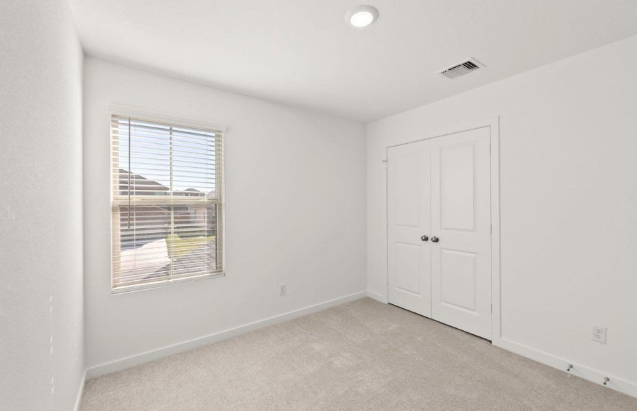 Spacious, unfurnished interior of a new home in Sonterra, Jarrell (Image 22).