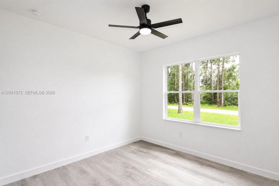 Spacious, unfurnished interior of a new home in , Sebring (Image 36).