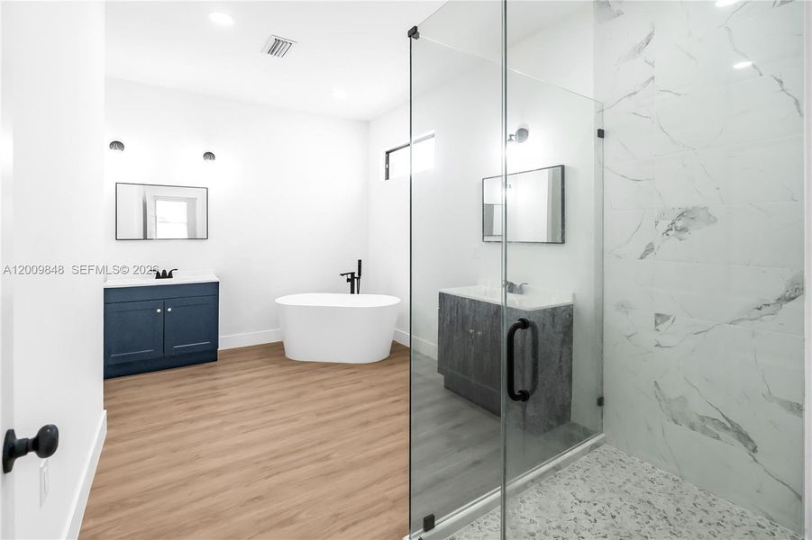 Furnished interior view inside a new home in , Clewiston (Image 15).
