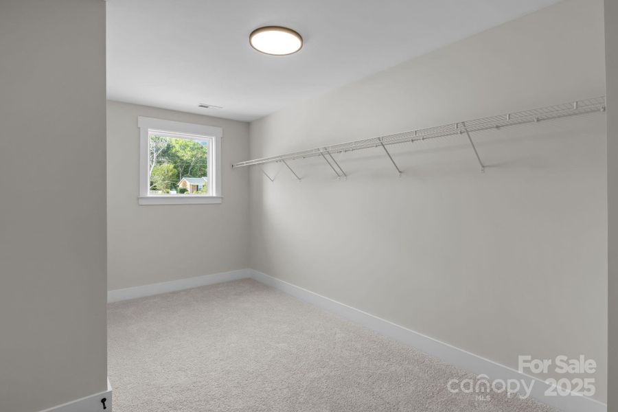 Spacious, unfurnished interior of a new home in , Lincolnton (Image 23).