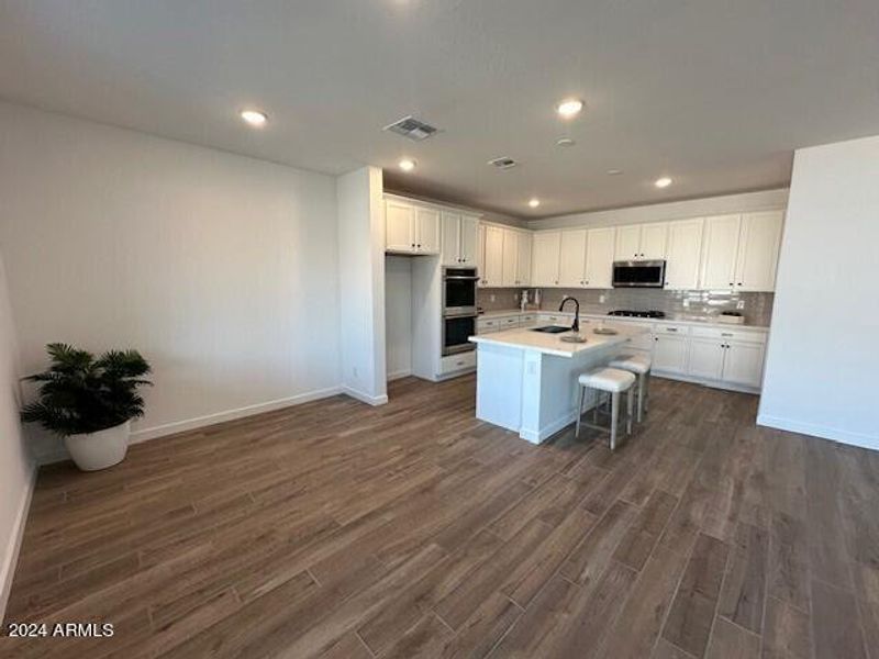 SR45 Lot 390 - Kitchen