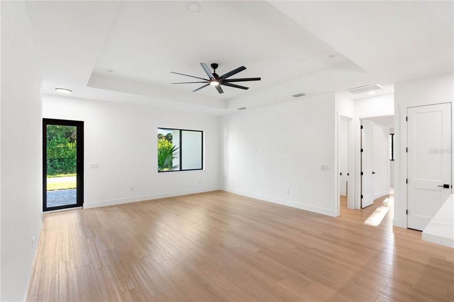 Spacious, unfurnished interior of a new home in , Port Charlotte (Image 52).