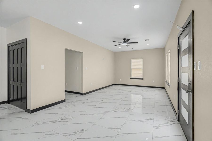 Spacious, unfurnished interior of a new home in , Houston (Image 22).