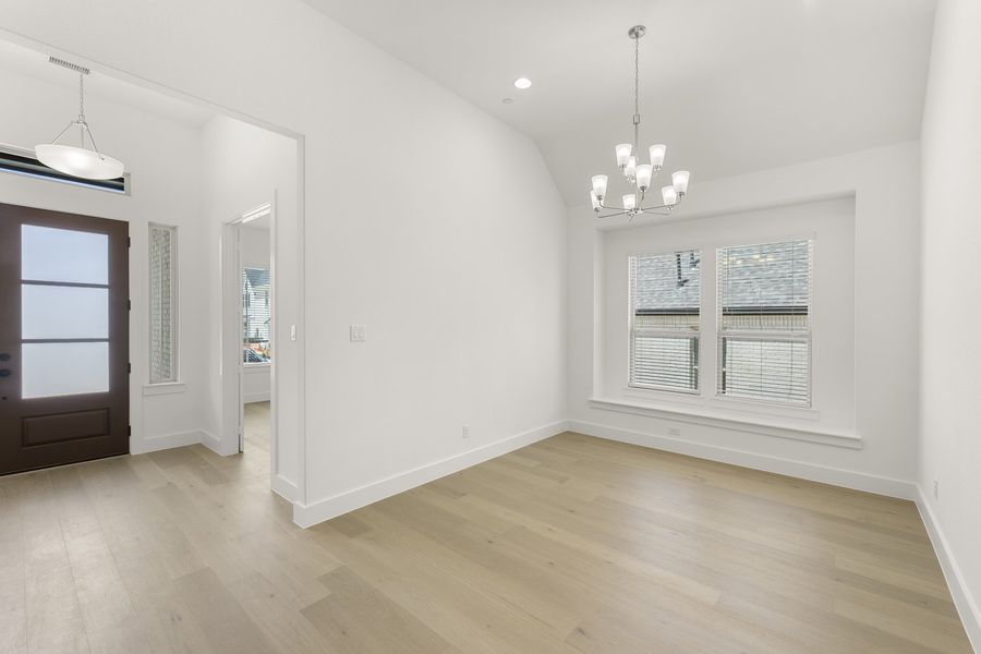 Spacious, unfurnished interior of a new home in Providence Cove, McKinney (Image 16).