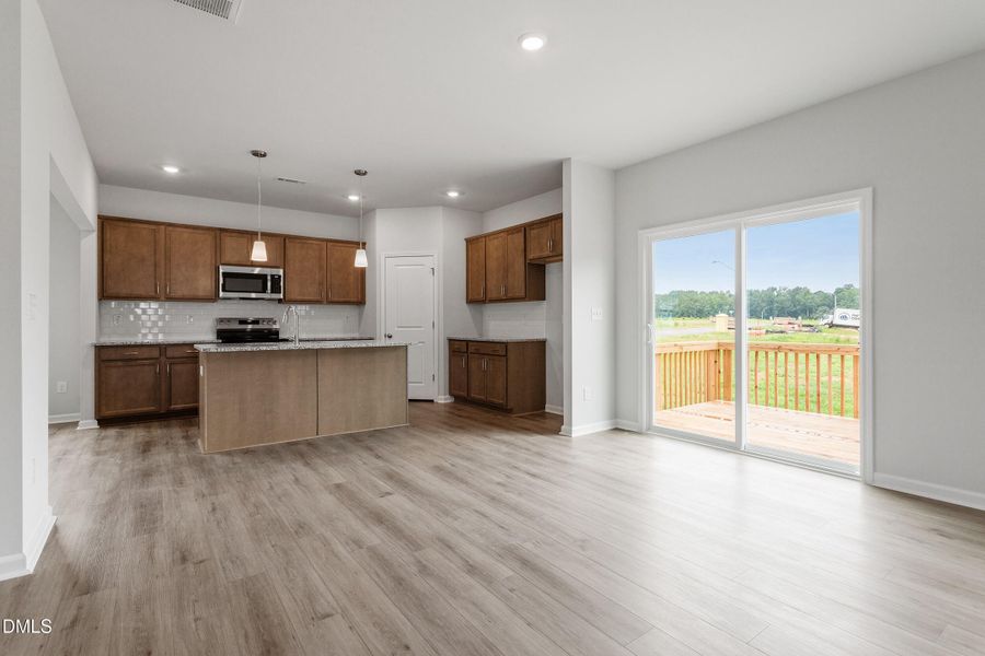 FMWeb07 (1) FMWeb07 (1)