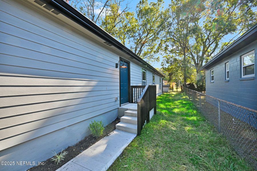 Exterior details and patio area of a home in , Jacksonville (Image 25). Exterior details and patio area of a home in , Jacksonville (Image 25).