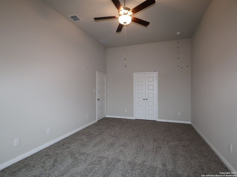 Spacious, unfurnished interior of a new home in Paloma Park, Converse (Image 20).
