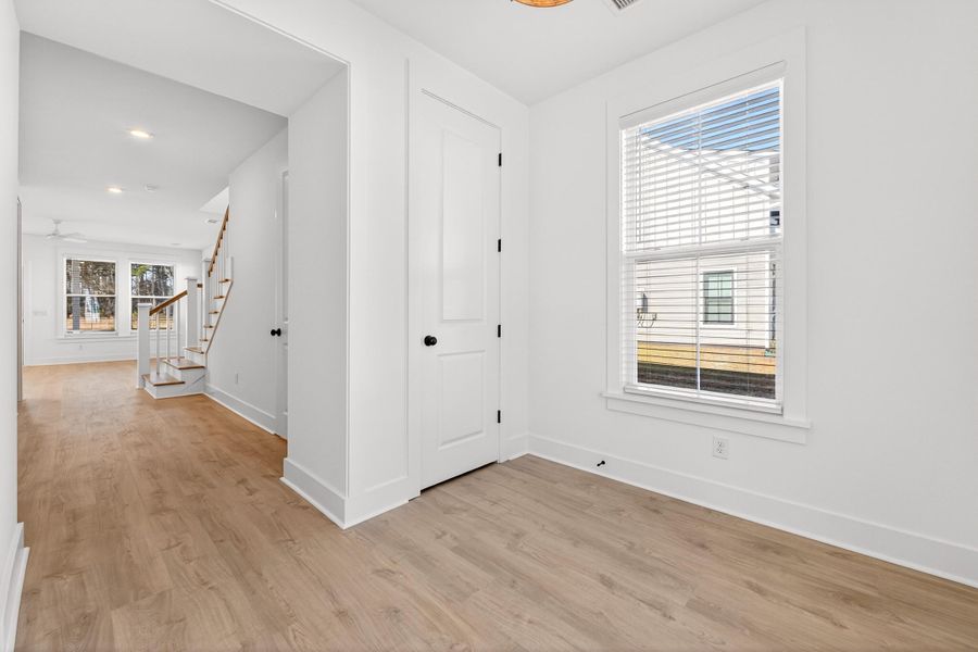 Spacious, unfurnished interior of a new home in , Summerville (Image 15).