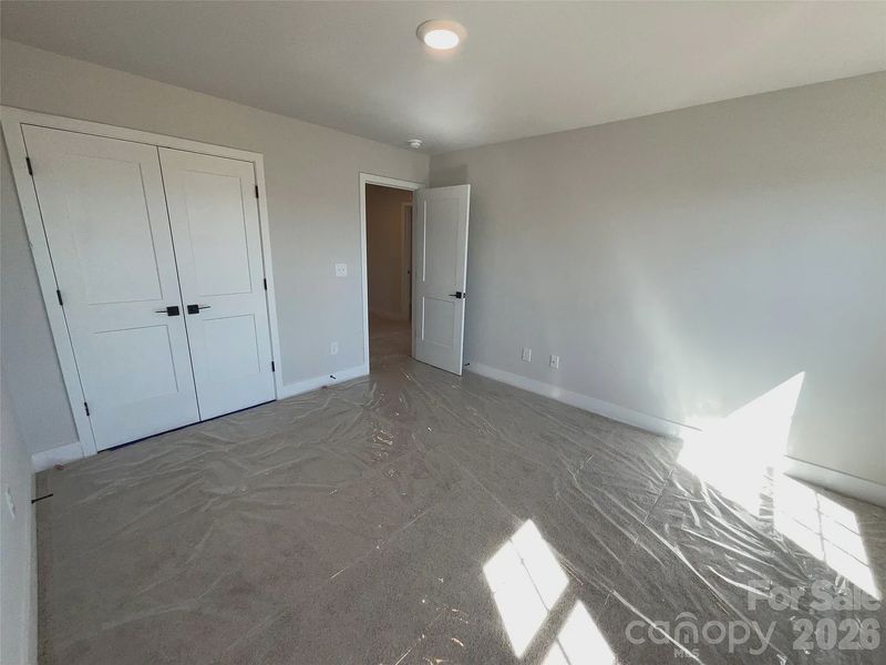 Spacious, unfurnished interior of a new home in Pine Trace, Gastonia (Image 15).