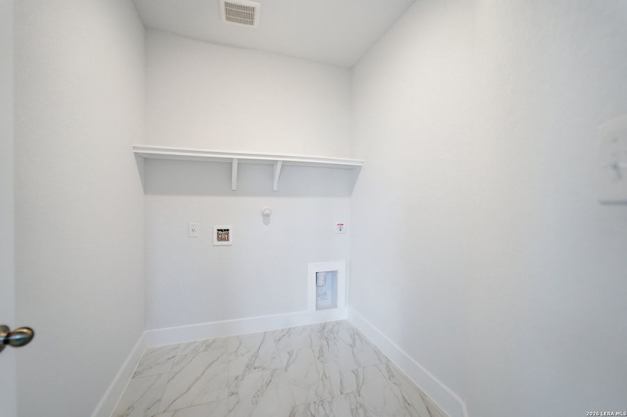 Spacious, unfurnished interior of a new home in Hickory Ridge, Elmendorf (Image 23).